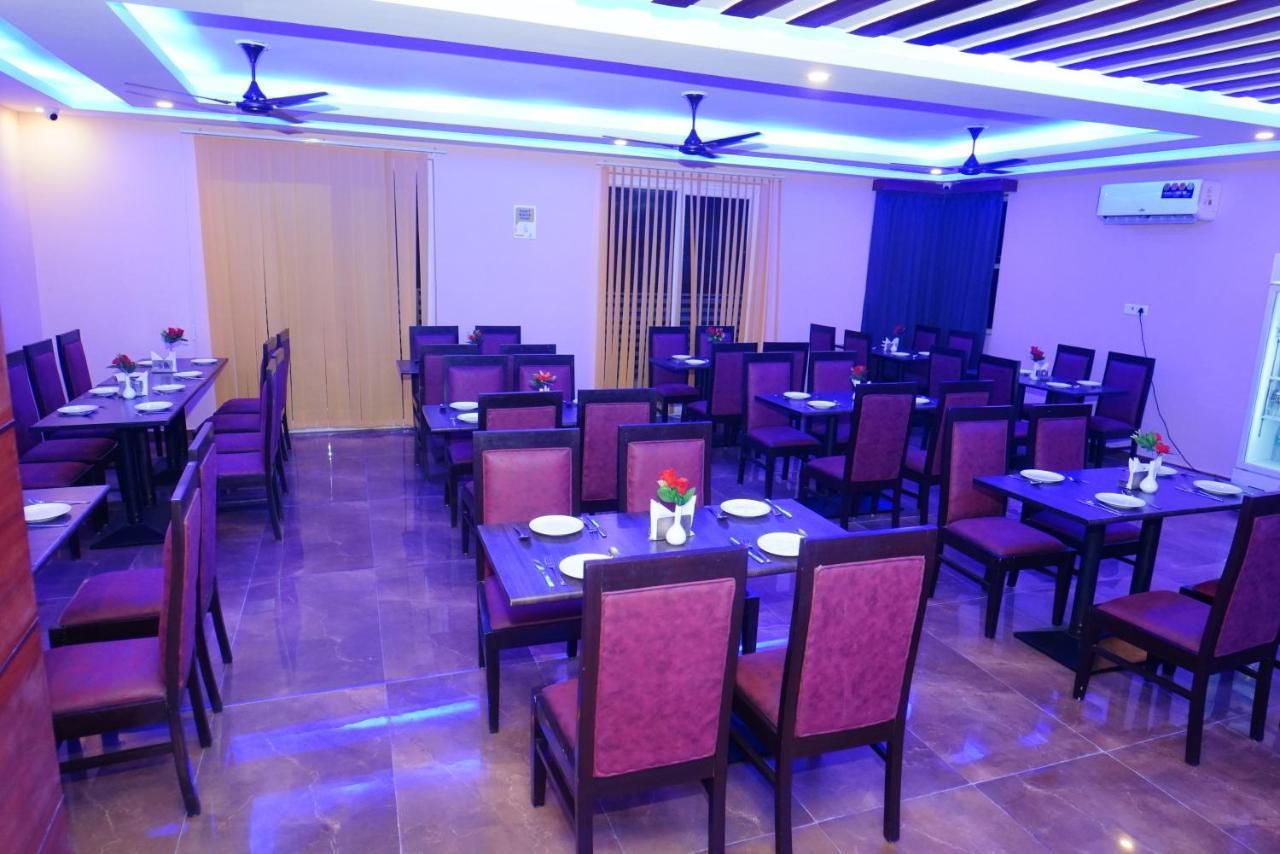 Expomart Inn Greater Noida Exterior foto