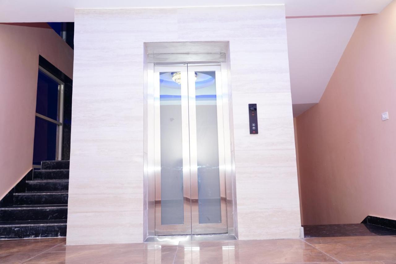 Expomart Inn Greater Noida Exterior foto