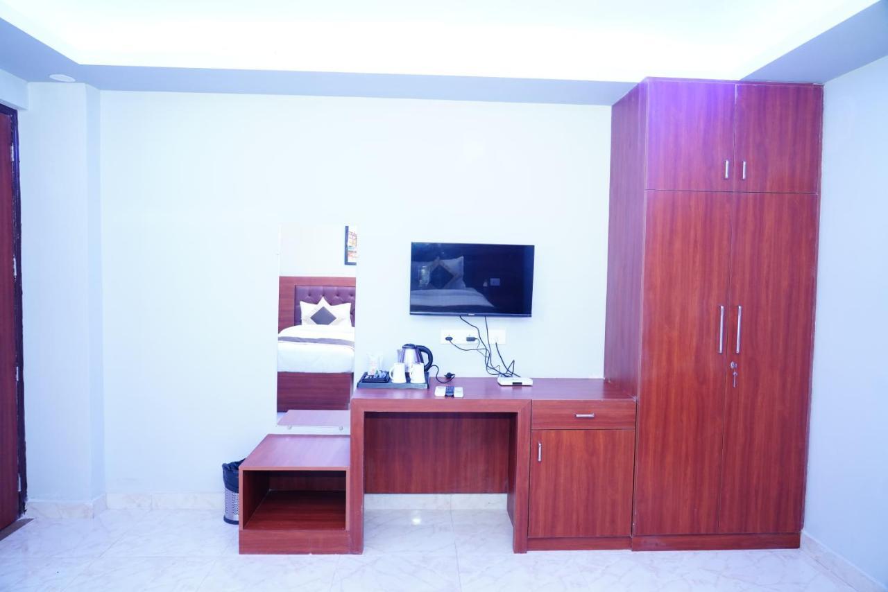 Expomart Inn Greater Noida Exterior foto