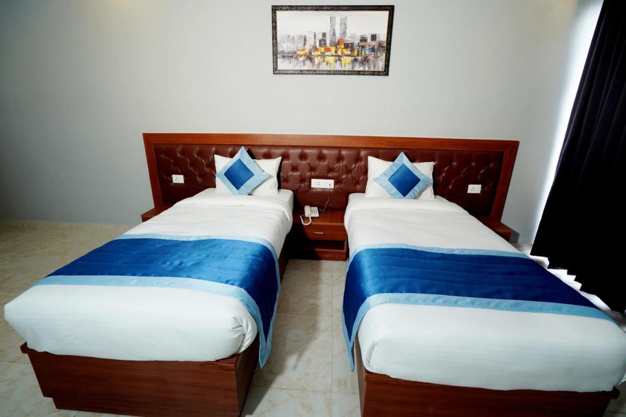 Expomart Inn Greater Noida Exterior foto