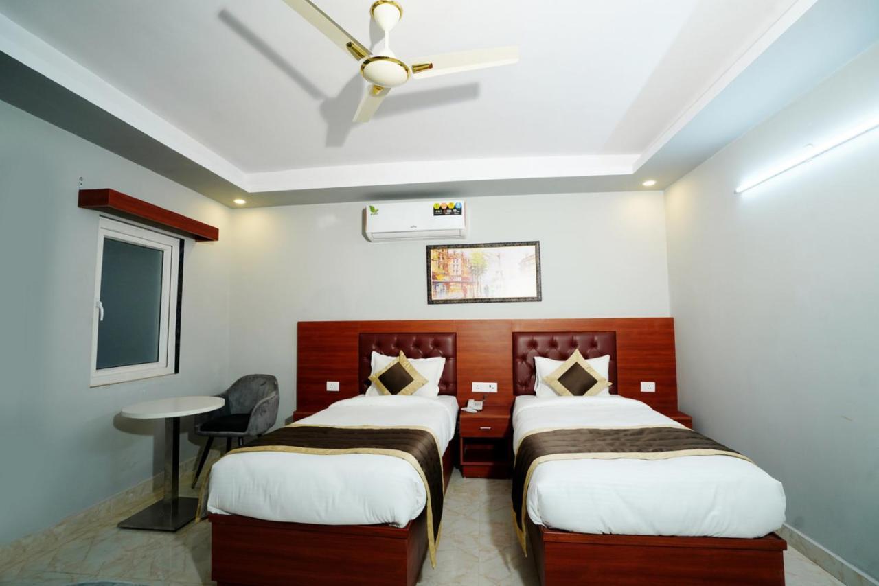 Expomart Inn Greater Noida Exterior foto